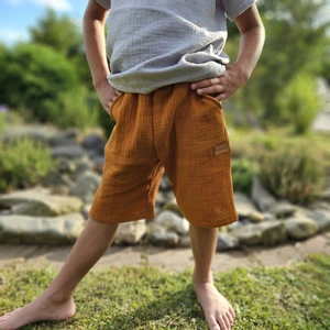 Dětské mušelínové kraťasy "bermudy" -  karamelová