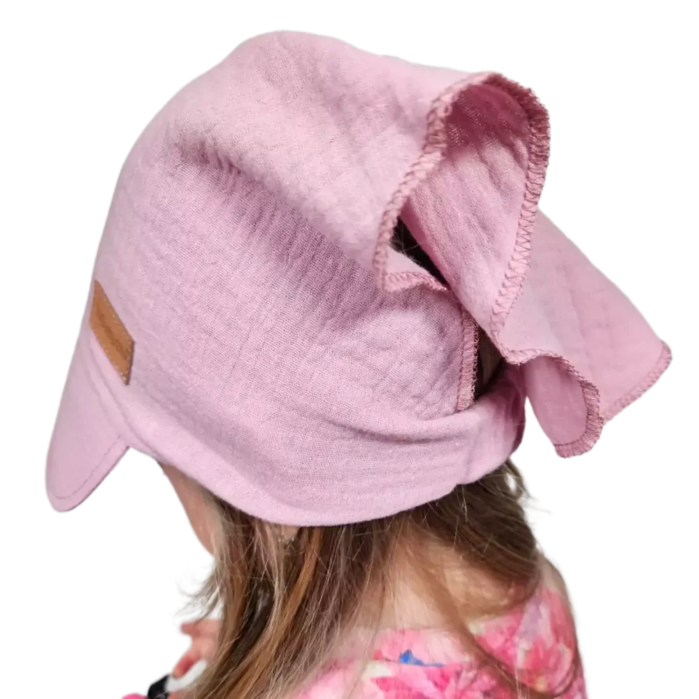 Dětský mušelínový šátek s kšiltem - starorůžová