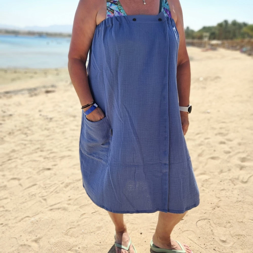 Dámský mušelínový ručník na zapínání - džínově modrá