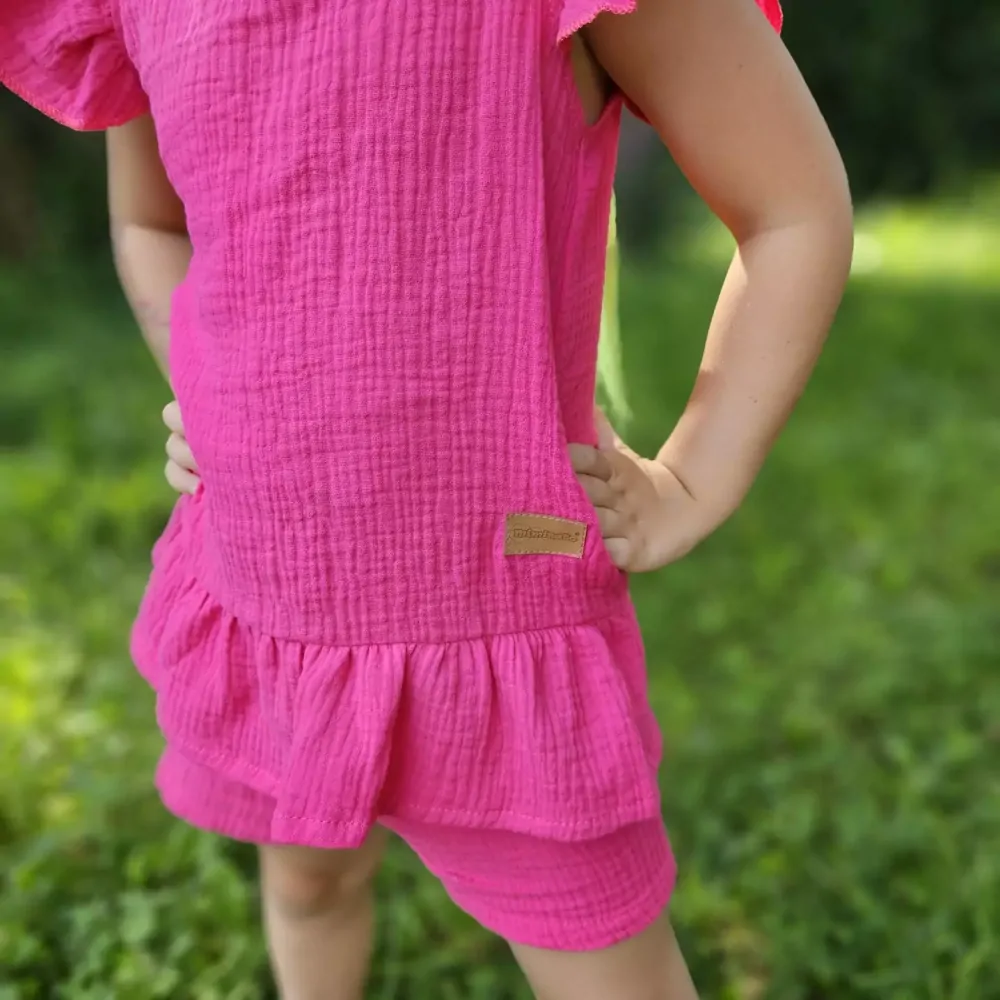 Dětské mušelínové triko s volánky na ramenou - malinová
