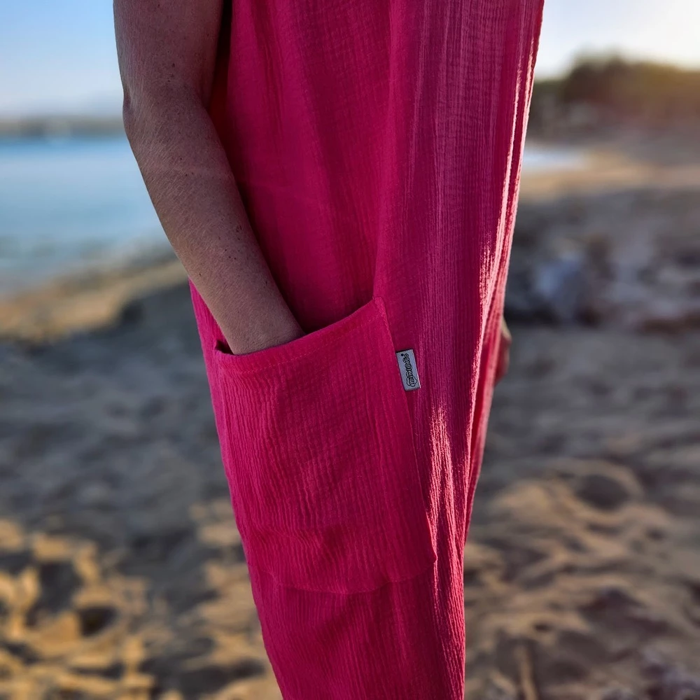 Dámský mušelínový ručník na zapínání - malinová