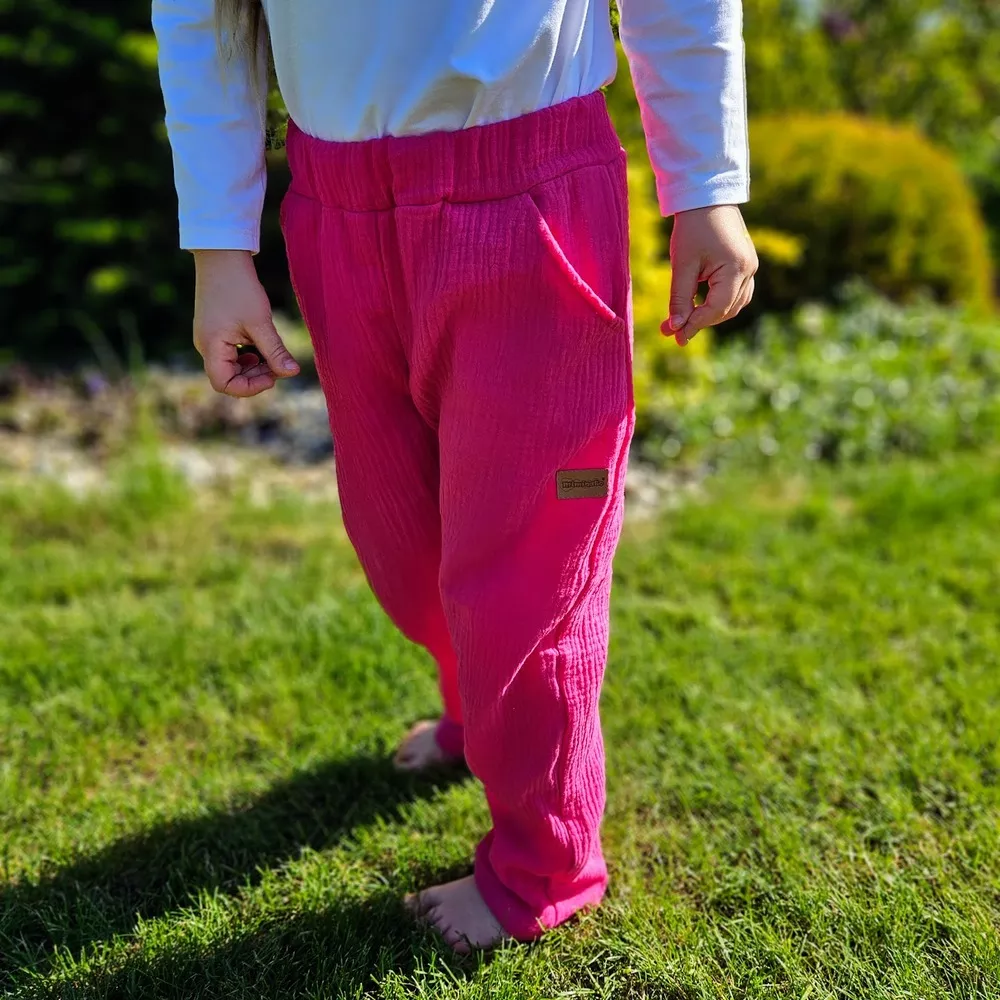 Dětské mušelínové kalhoty - malinové