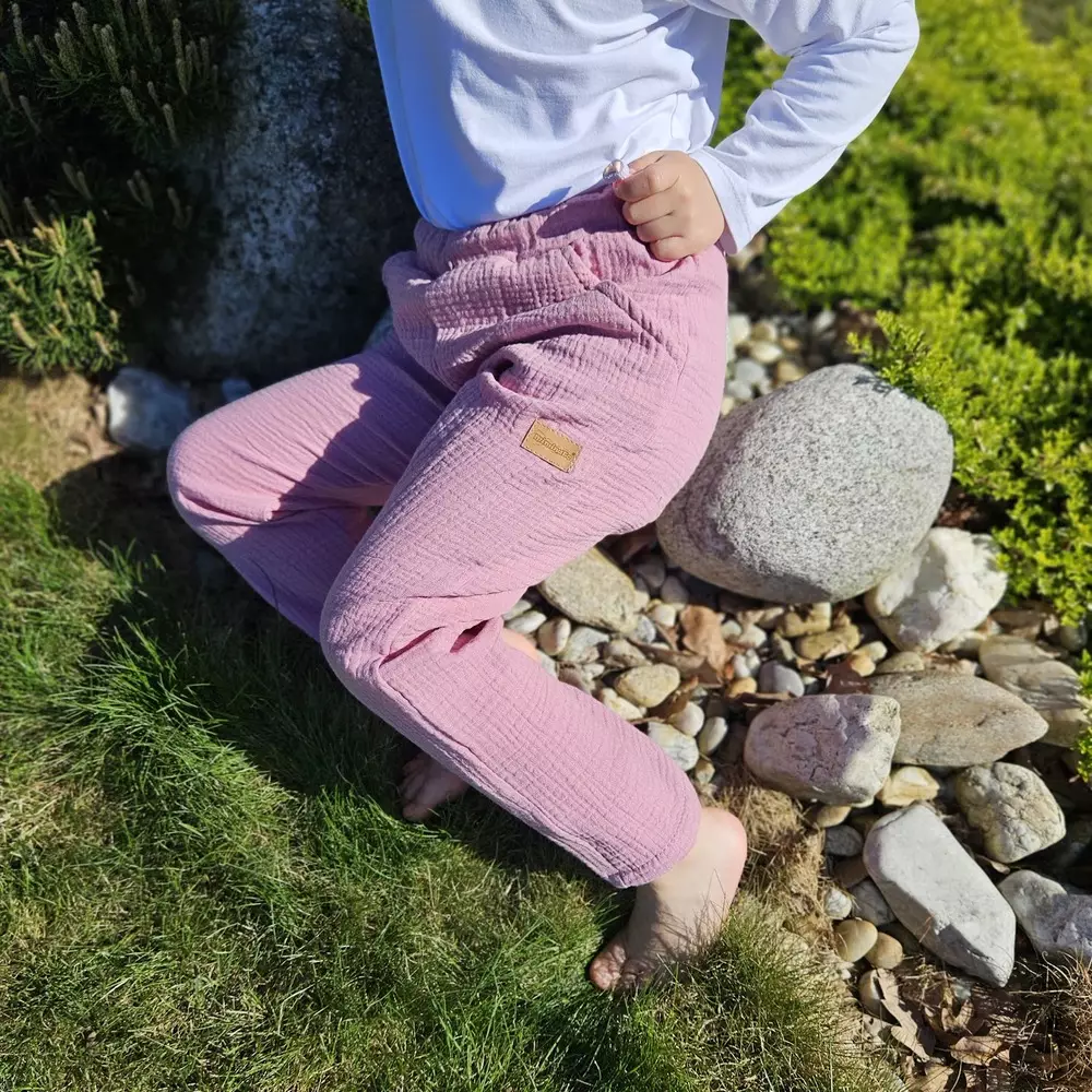 Dětské mušelínové kalhoty - starorůžové