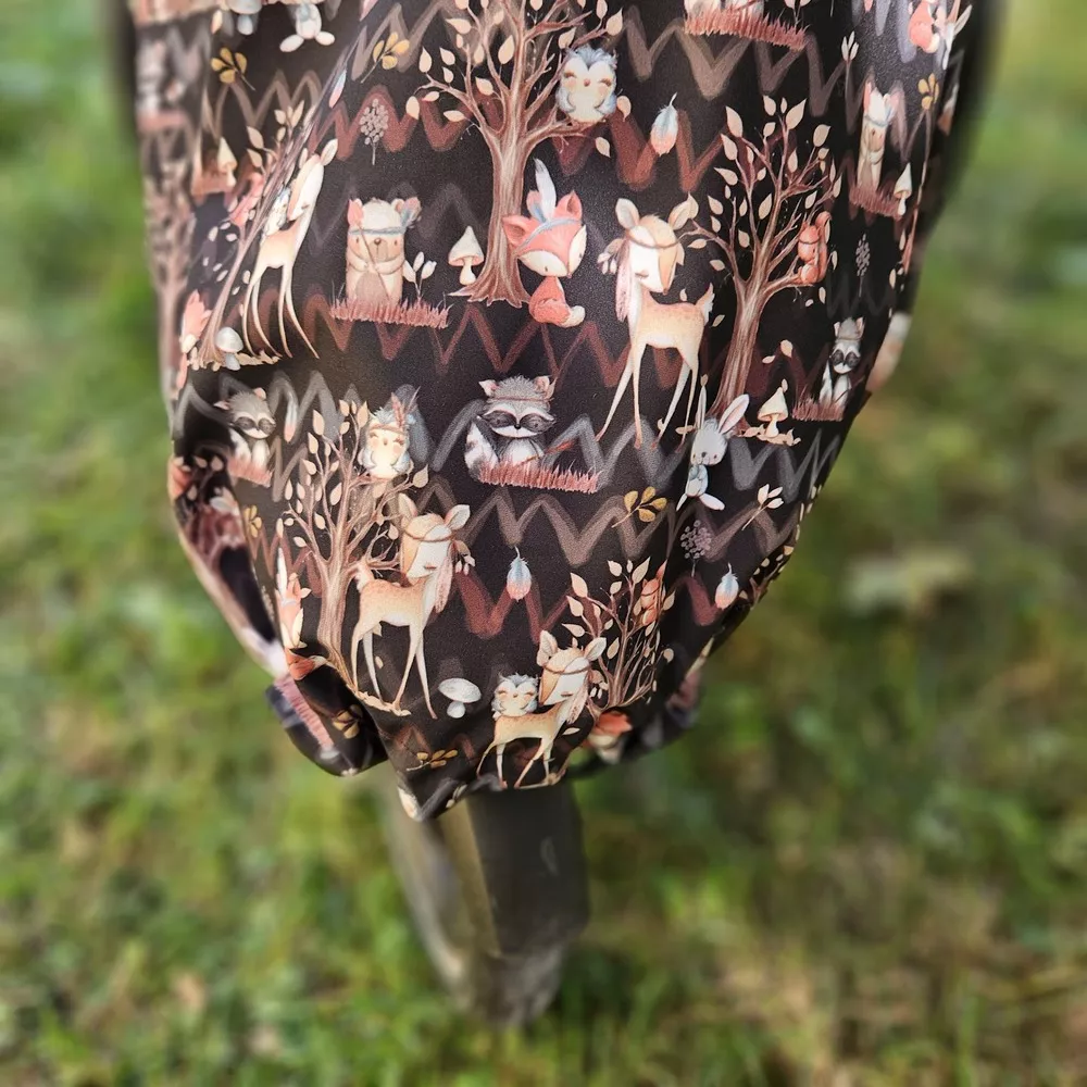 Softshellová nepadací deka do kočárku - lesní zvířátka