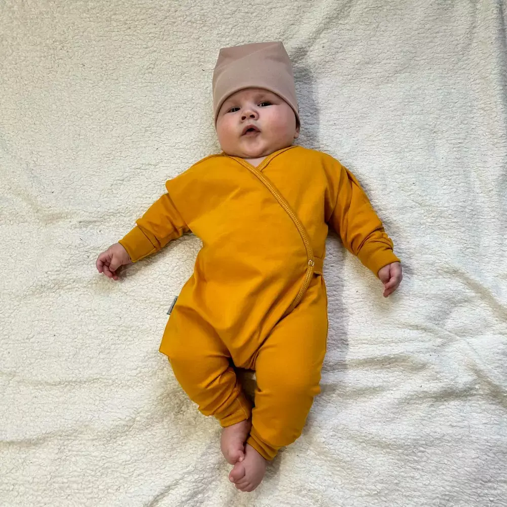 Kojenecký rostoucí overal - hořčičný