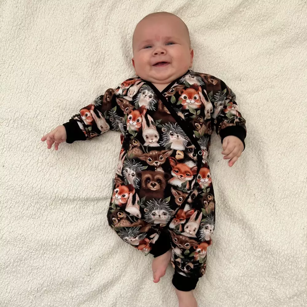 Kojenecký rostoucí overal - zvířátka medvědi černá