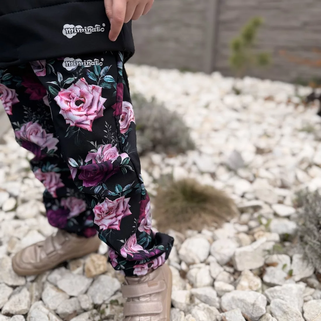 Dětské softshellové kalhoty - Růže černá