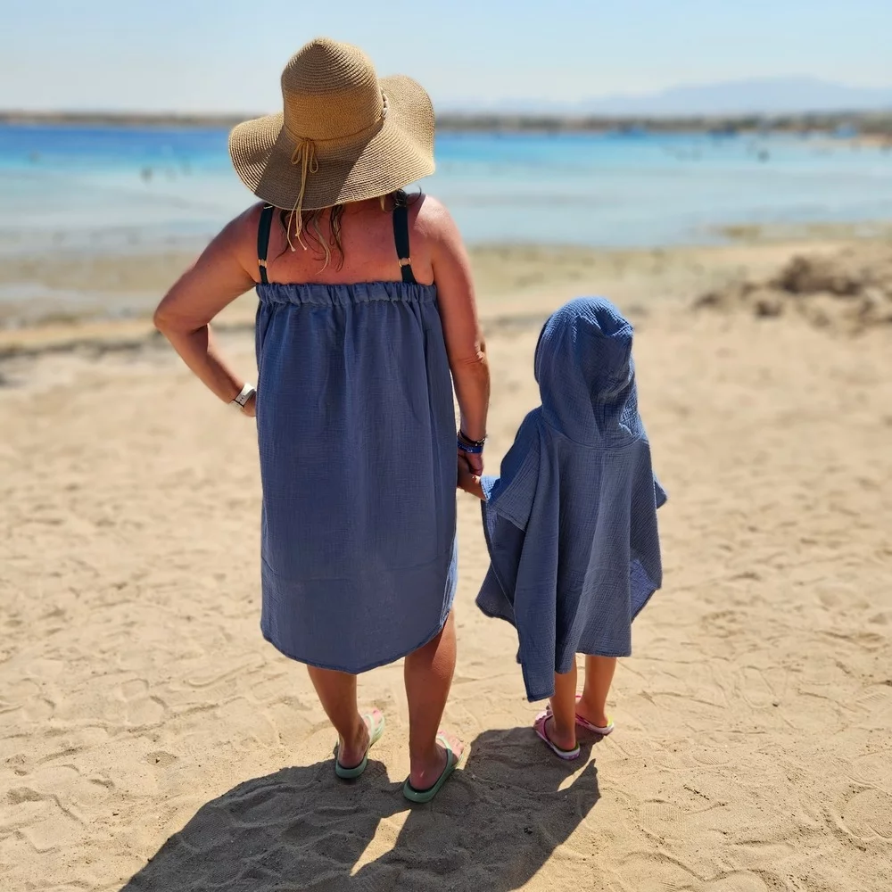 Dámský mušelínový ručník na zapínání - džínově modrá