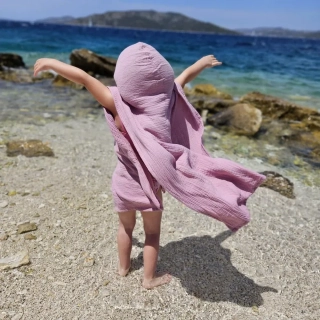 Dětské mušelínové pončo - starorůžová